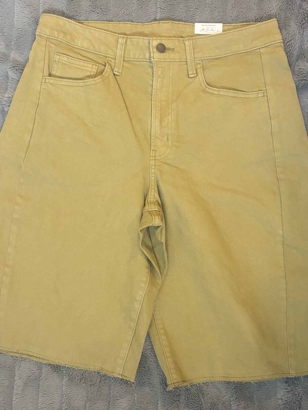 Time and Tru Women’s Barrel Bermuda Shorts Washed Green Raw Hem Size 12 NWT